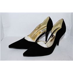 LADIES BLACK W/ GOLD POINTED TOE HIGH HEEL