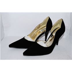 LADIES BLACK W/ GOLD POINTED TOE HIGH HEEL