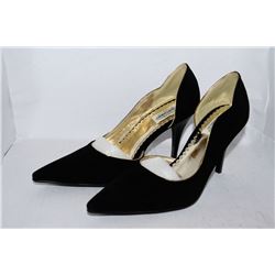 LADIES BLACK W/ GOLD POINTED TOE HIGH HEEL