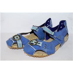 LADIES BLUE SANDAL SIZE 8.5