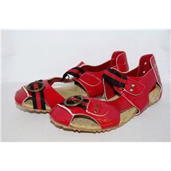 LADIES RED SANDAL SIZE 8
