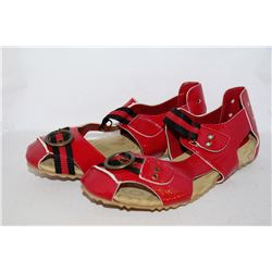 LADIES RED SANDAL SIZE 7.5