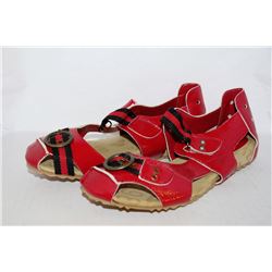 LADIES RED SANDAL SIZE 7.57.5