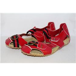 LADIES RED SANDAL SIZE 7