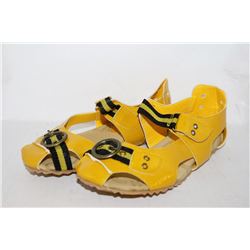 LADIES YELLOW SANDAL SIZE 8.5