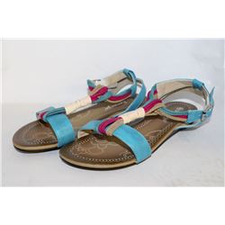 LADIES BLUE GLADIATOR STYLE SANDAL SIZE 7.5