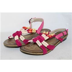 LADIES PINK GLADIATOR STYLE SANDAL SIZE 5.5