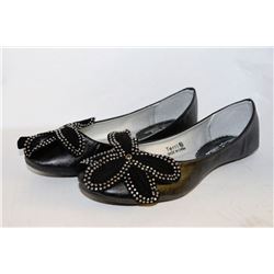 LADIES BLACK FLATS W/ FLOWER ACCENT SIZE 7.5
