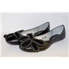 Image 1 : LADIES BLACK FLATS W/ FLOWER ACCENT SIZE 6.5