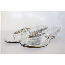 LADIES SILVER OPEN STYLE W/ DIAMOND ACCENT HEELS