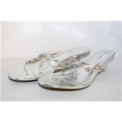LADIES SILVER OPEN STYLE W/ DIAMOND ACCENT HEELS