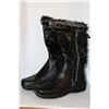 Image 1 : LADIES BLACK LEATHER STYLE WINTER BOOT W/ FUR
