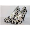 Image 1 : LADIES SILVER & LEOPARD PRINT 4.5" HIGH HEEL