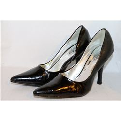 LADIES BLACK 4" HIGH HEEL SIZE 10