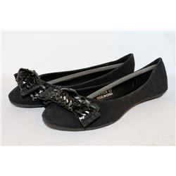LADIES BLACK FLATS W/ WOVEN BOW ACCENT SIZE 6