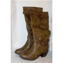 LADIES BROWN KNEE HIGH BOOT W/ 2.5" HEEL SIZE 8H