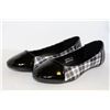 Image 1 : LADIES BLACK & PLAID FLATS SIZE 7
