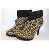 Image 1 : LADIES LEOPARD PRINT ANKLE BOOT W/ 4.5" HEEL