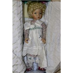 DIANNA EFFNER'S MOTHER GOOSE LITTLE GIRL PORCELAIN