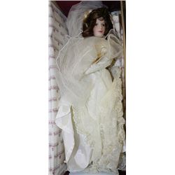 THE ASHTON-DRAKE GALLERIES: "HER GRANDMOTHER'S