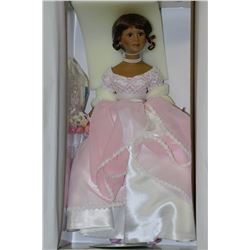 THE ASHTON-DRAKE GALLERIES: "LA QUINCEANERA