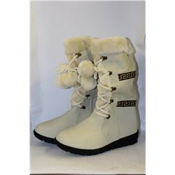 LADIES BEIGE FUR LINED WINTER BOOTS