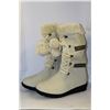 Image 1 : LADIES BEIGE FUR LINED WINTER BOOTS