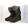 LADIES BLACK FUR LINE WINTER BOOTS