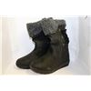 Image 1 : LADIES BLACK FUR LINE WINTER BOOTS