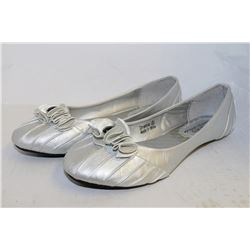 LADIES SILVER FLATS WITH JEWEL ACCENTS