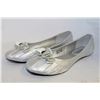 Image 1 : LADIES SILVER FLATS WITH JEWEL ACCENTS