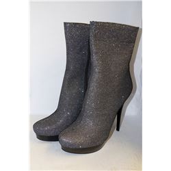 LADIES SILVER/BLACK HIGH HEEL BOOT SIZE 10