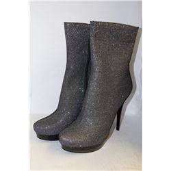 LADIES SILVER/BLACK HIGH HEEL BOOT SIZE 10