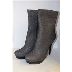 LADIES SILVER/BLACK HIGH HEEL BOOT SIZE 9