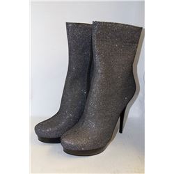 LADIES SILVER/BLACK HIGH HEEL BOOT SIZE 8