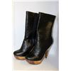 Image 1 : LADIES BLACK W/ FAKE WOOD LOOK HIGH HEEL BOOT