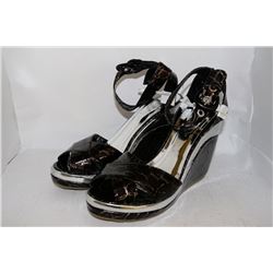 LADIES BLACK /SILVER SNAKE SKIN PRINT WEDGE HEEL