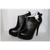 Image 1 : LADIES BLACK W/ STITCHING ANKLE HIGH HEEL SIZE 10