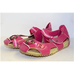 LADIES PINK SANDALS SIZE 6