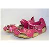 Image 1 : LADIES PINK SANDALS SIZE 7.5