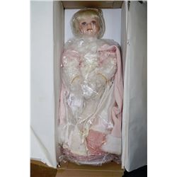 THE ASHTON DRAKE GALLERIES: GENTEEL ROSE