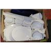 Image 1 : BOX W/4 PLACE DINNERWEAR SETTING