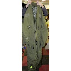 CANADIAN ARMED FORCES COVERALLS & JACKET SET