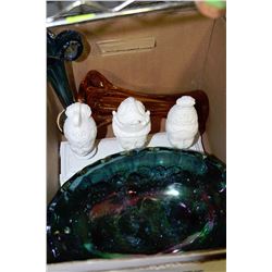 FLAT ITH LARGE CARNIVAL FRUITBOWL, TALL BLUE