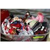 Image 1 : BOX OF INTERNATIONAL DOLLS