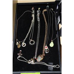 FLAT OF FASHION NECKLACES