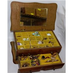 ESTATE JEWELLERY BOX WITH CONTENTS