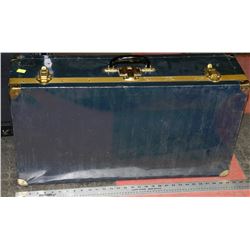 VINTAGE METAL SUITCASE