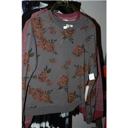 LADIES VANS SWEATER W/ FLOWERS SIZE S