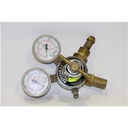 COMPRESSED GAS REGULATOR W/GUAGES